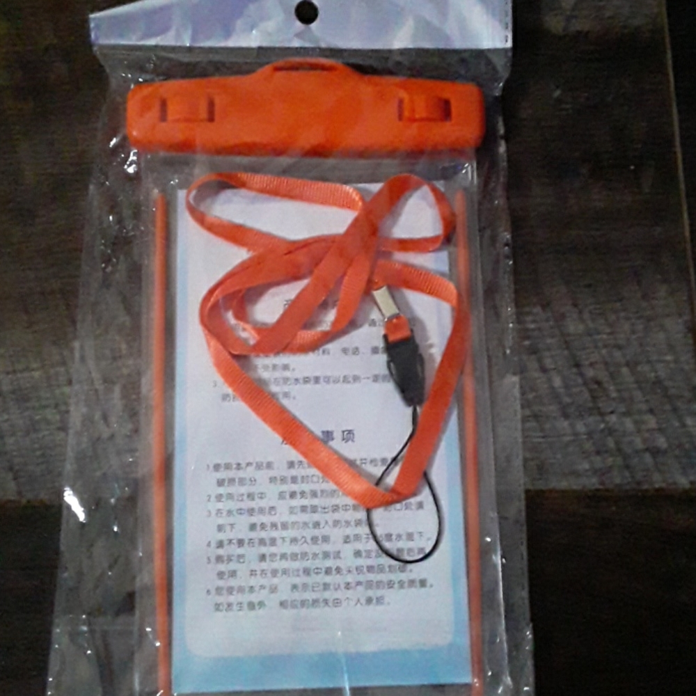 Waterproof phone case with lanyard